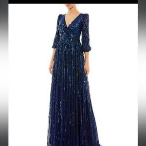 ▶️ Mac Duggal ◀️ Sequined 3/4 Sleeve V-Neck Plus Size Formal Gown